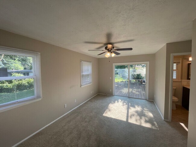 Building Photo - Beautiful 4 bed home