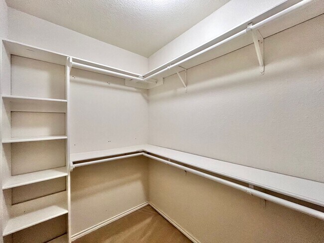 Building Photo - Stylish 2/BR 2/BA Home with Covered Balcon...