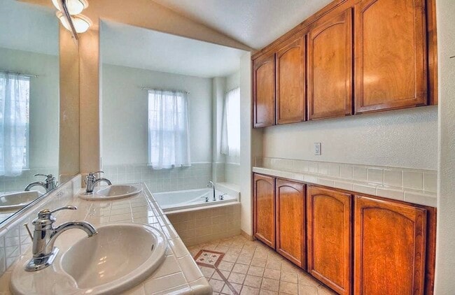 Building Photo - 4150 Munoz Ct