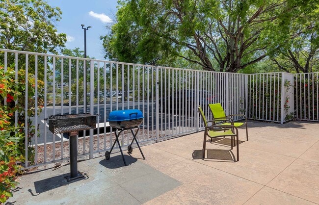 Building Photo - Furnished Studio-Fort Lauderdale - Cypress Creek - NW 6th Way