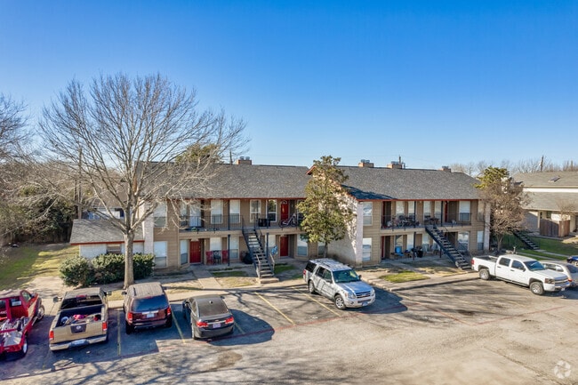 Building Photo - La Rue Condominiums