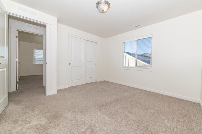 Building Photo - 10236 W Achillea St