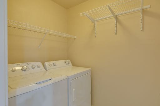 Building Photo - Mill Creek Townhome with 2 Car Garage Available Now!