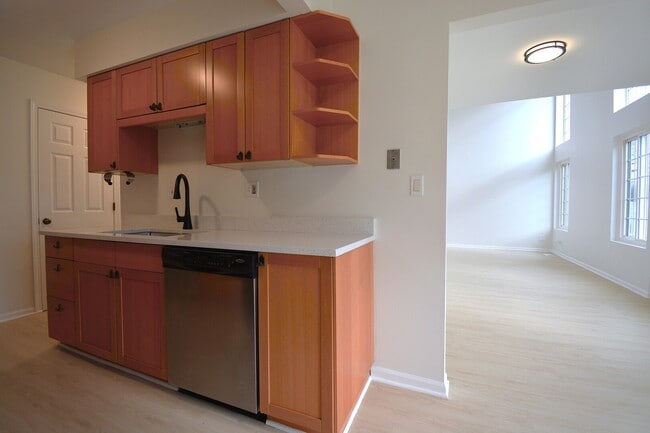 Building Photo - 1151 Longford Rd