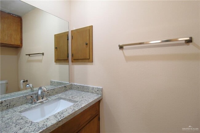 Building Photo - 1408 Circle Dr