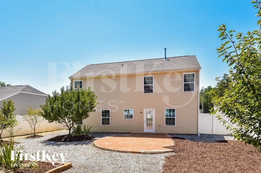 Building Photo - 6431 Bentbrush St