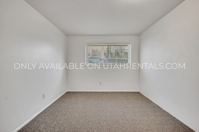 Building Photo - 955 S 100 W