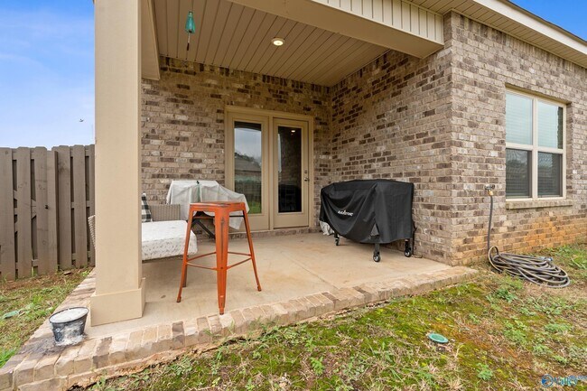 Building Photo - 201 Antler Ridge Dr