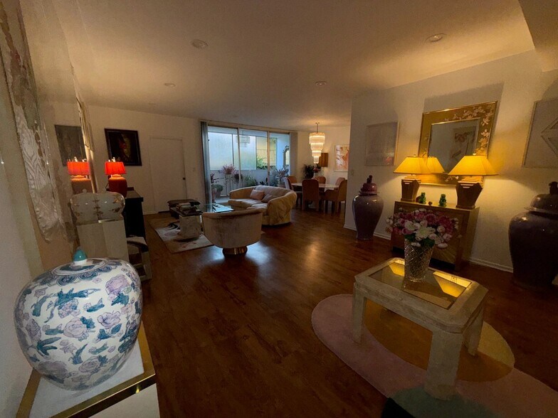 Building Photo - 1541 Hayworth Ave