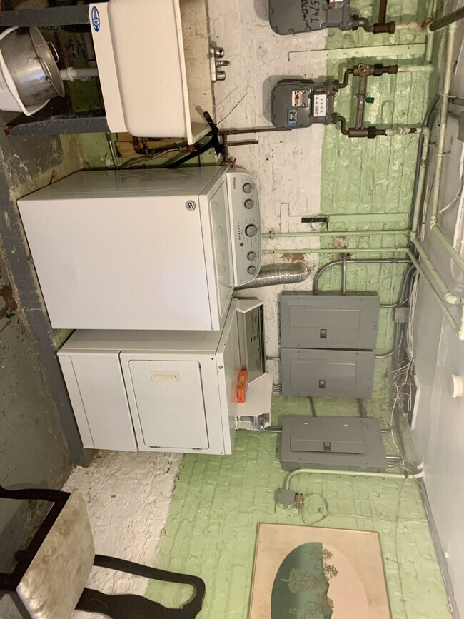 Building Photo - 5741 N Washtenaw Ave