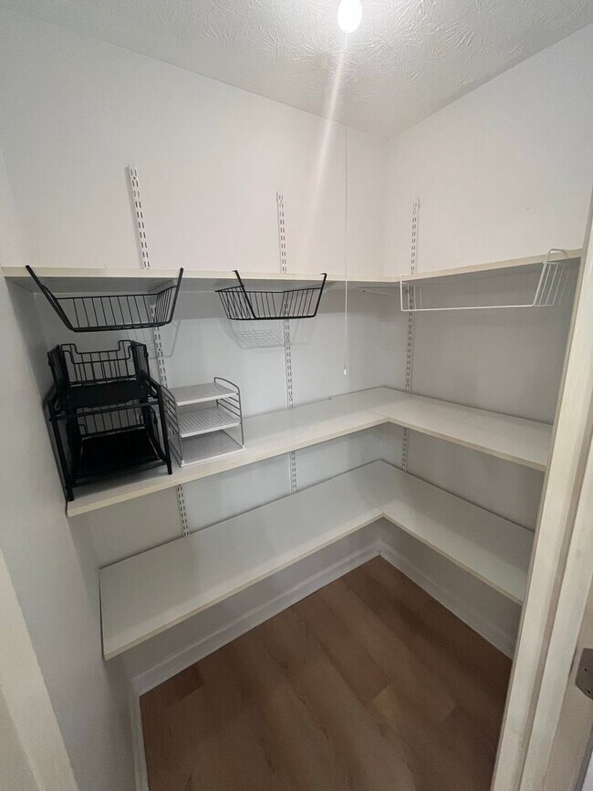 Building Photo - Your Dream Home is Waiting for You! Yardwo...