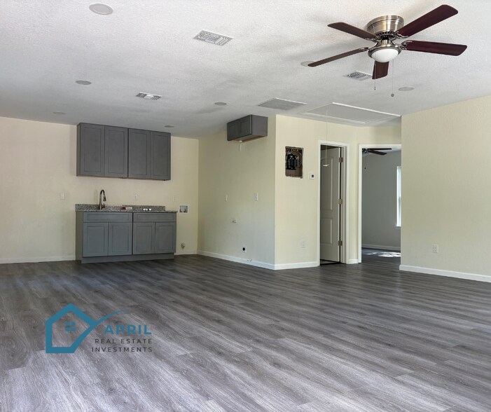 Open living room kitchen - 1927 W Mayfield Blvd