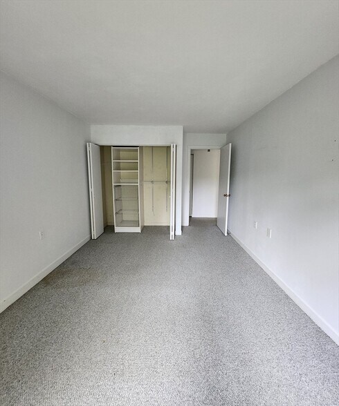 Building Photo - 100 Rosemary Way