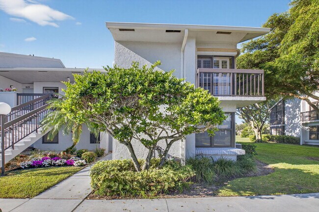 Building Photo - 5152 Golfview Ct