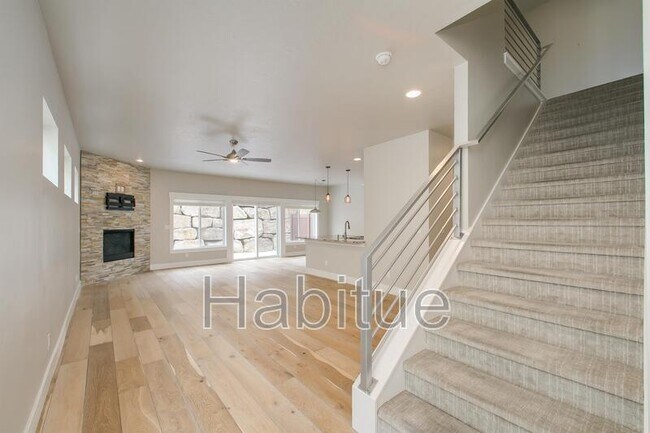 Building Photo - 2248 W Hill Terrace Ln