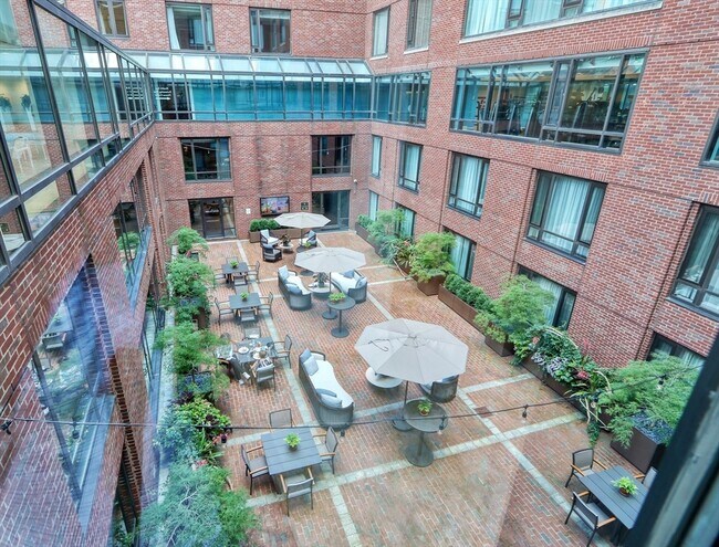 Building Photo - 220 Boylston St
