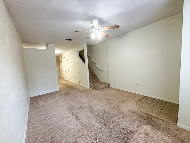 Building Photo - Victoria Station #156 - Pet Friendly!