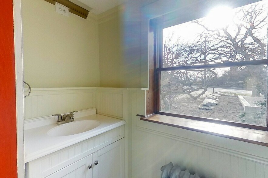 Building Photo - 711 Union St