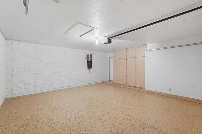 Building Photo - 6302 E Cochise Rd