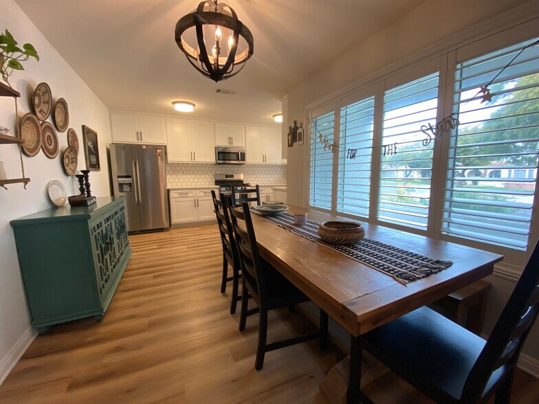 Dining Room - 822 W 110th St