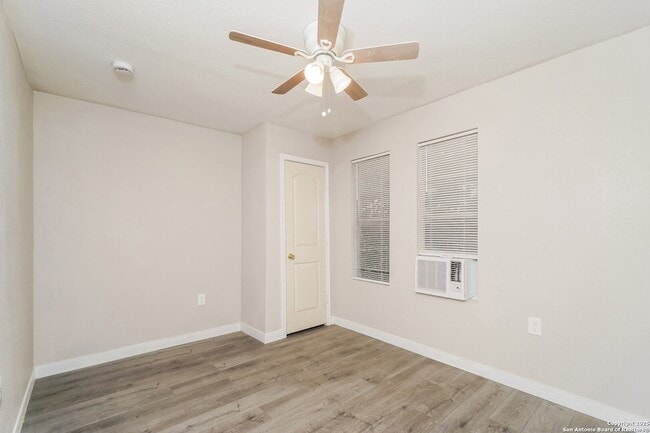 Building Photo - 1819 San Carlos St