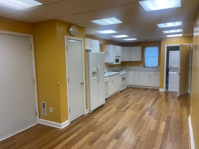 Building Photo - 1718 Linden Ave
