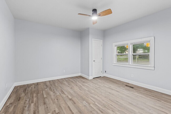 Building Photo - Charming 4 Bedroom, 1 Bathroom house