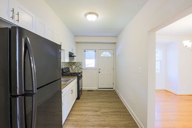 Building Photo - 5662 Kavon Ave