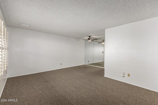 Building Photo - 3541 E Dahlia Dr