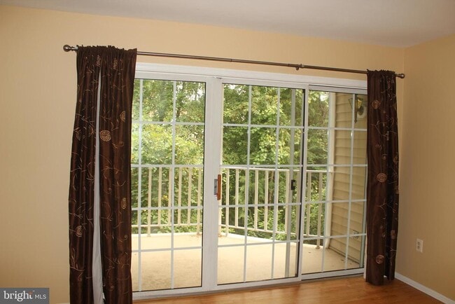 Building Photo - 84 Cheverny Ct
