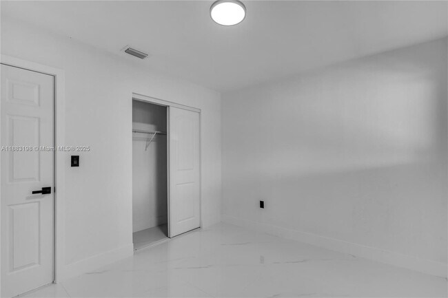 Building Photo - 741 NW 175th Dr