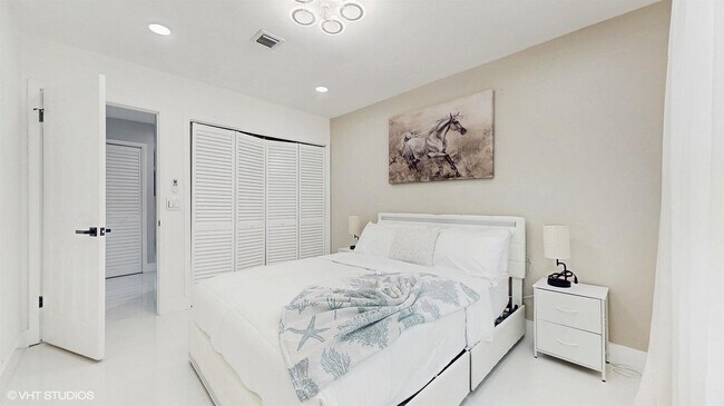 Building Photo - 11647 Anhinga Dr