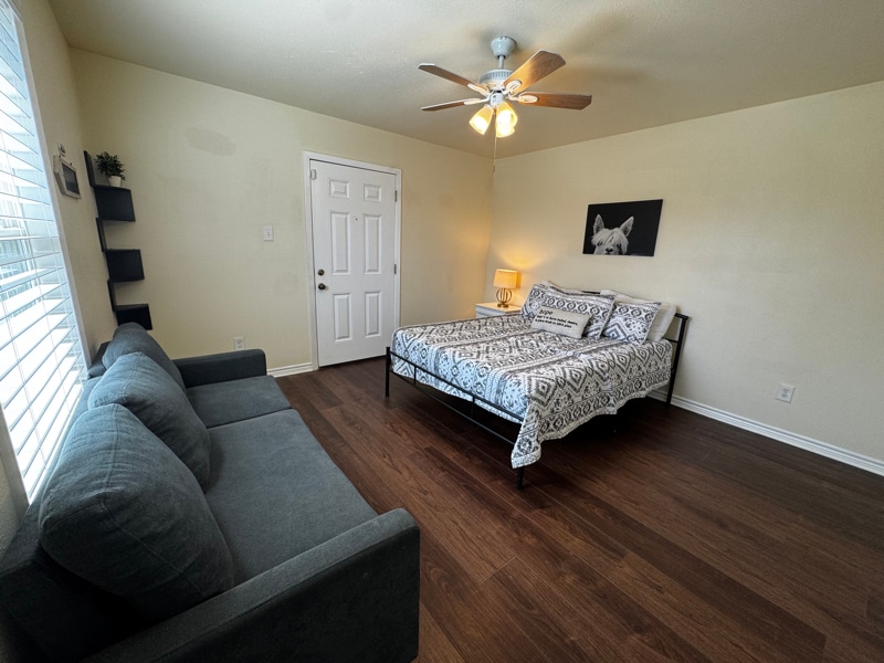 Building Photo - 319 S Olive St