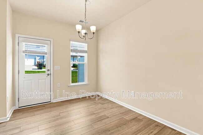 Building Photo - 460 Glen Clova Dr