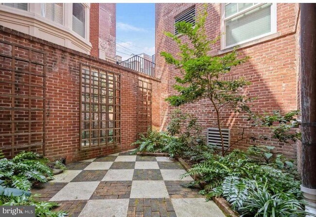 Building Photo - 2125 S St NW