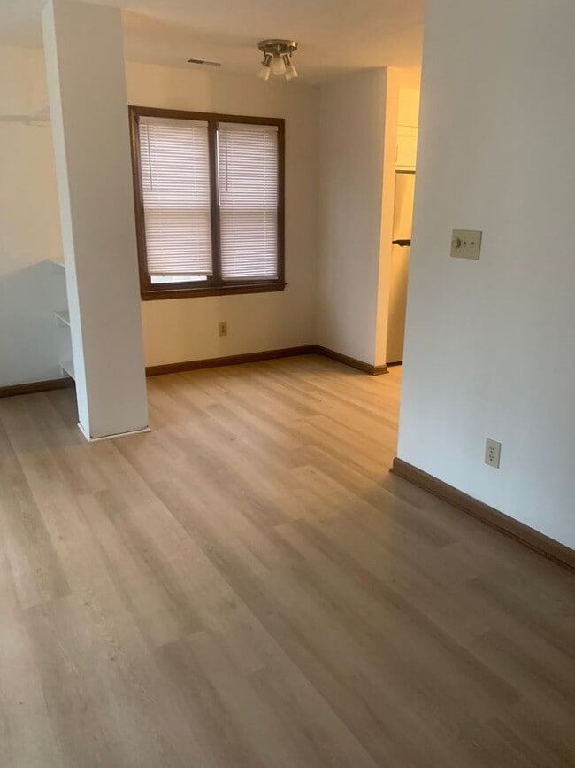 Building Photo - 4808-4810