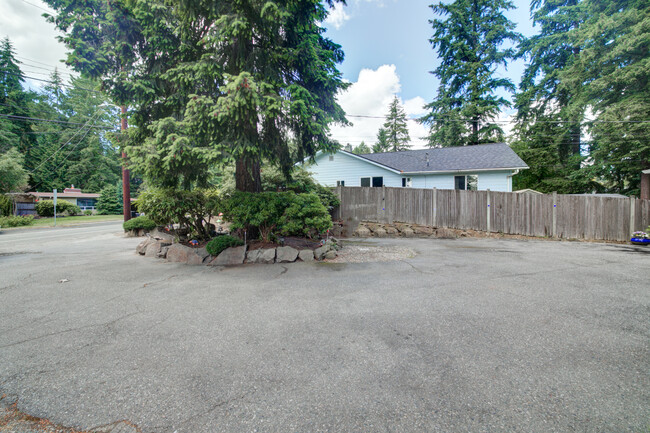 huge driveway - 14722 25th Ave NE