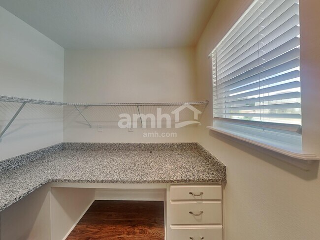 Building Photo - 1353 Mount Logan Dr