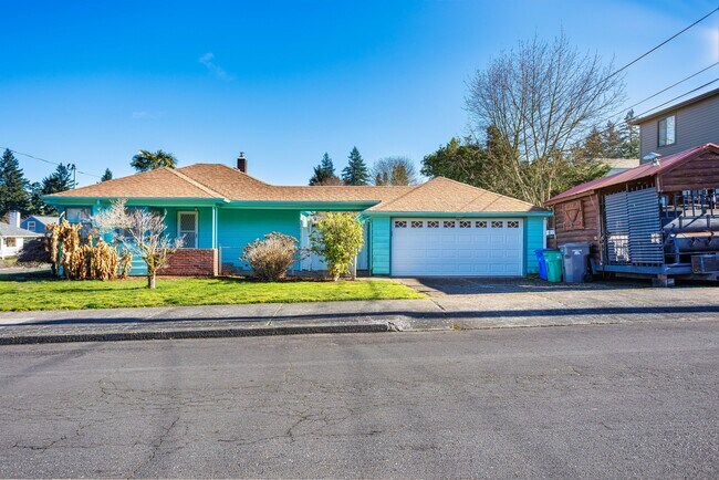 Building Photo - 1910 NE Cramer St