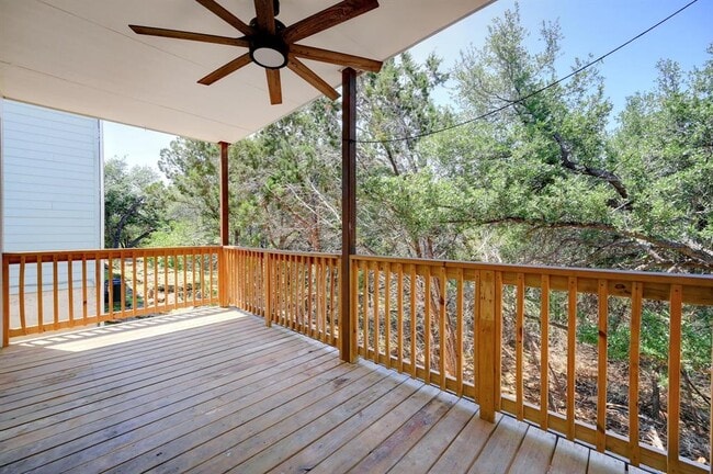 Building Photo - 346 Shady Bluff Dr