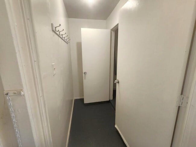 Building Photo - 3408 Lynridge Dr