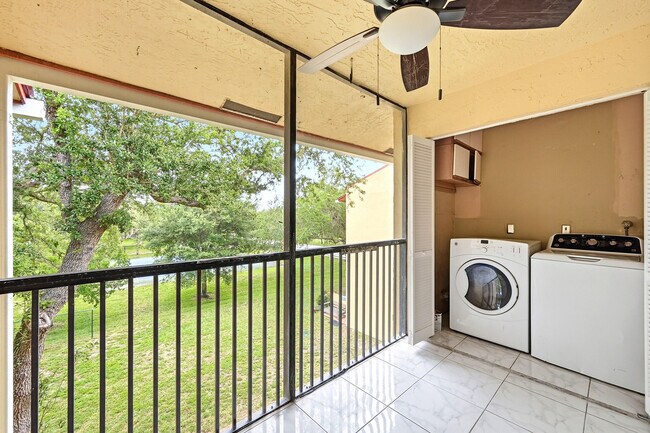 Building Photo - 2039 Coral Ridge Dr