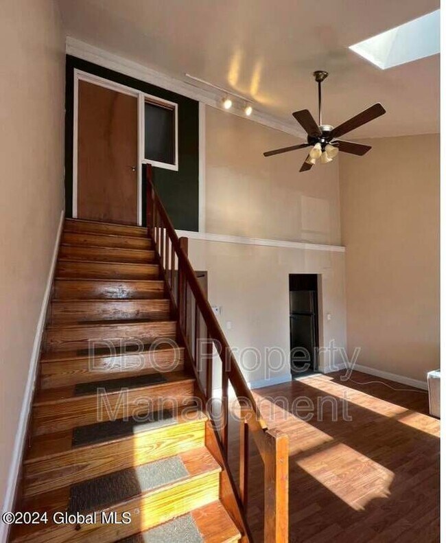 Building Photo - 59 Park Ave