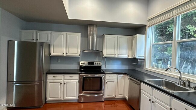 Building Photo - 21 Skylark Dr