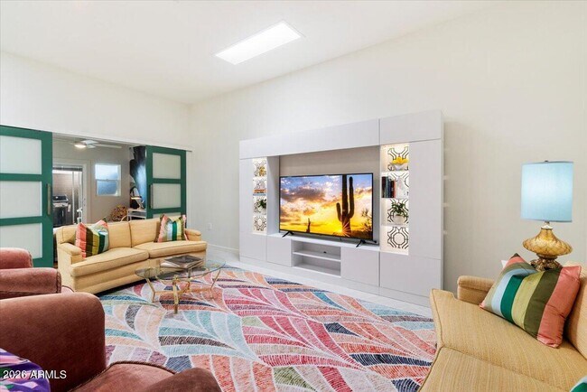 Building Photo - 10129 W Campana Dr