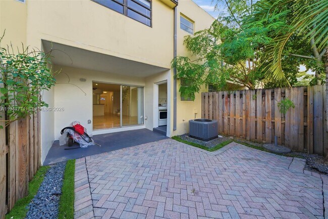 Building Photo - 8313 SW 137th Ave