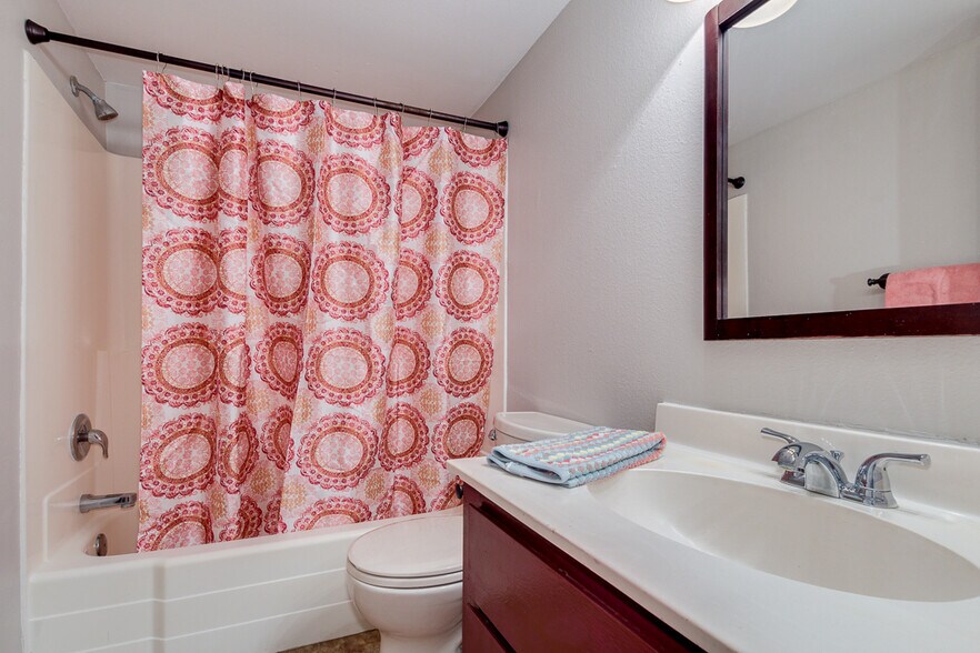 Hall Bath - 2628 E Orange St.