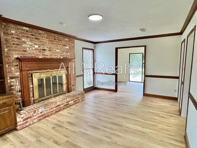 Building Photo - 2905 Willow Ln Dr