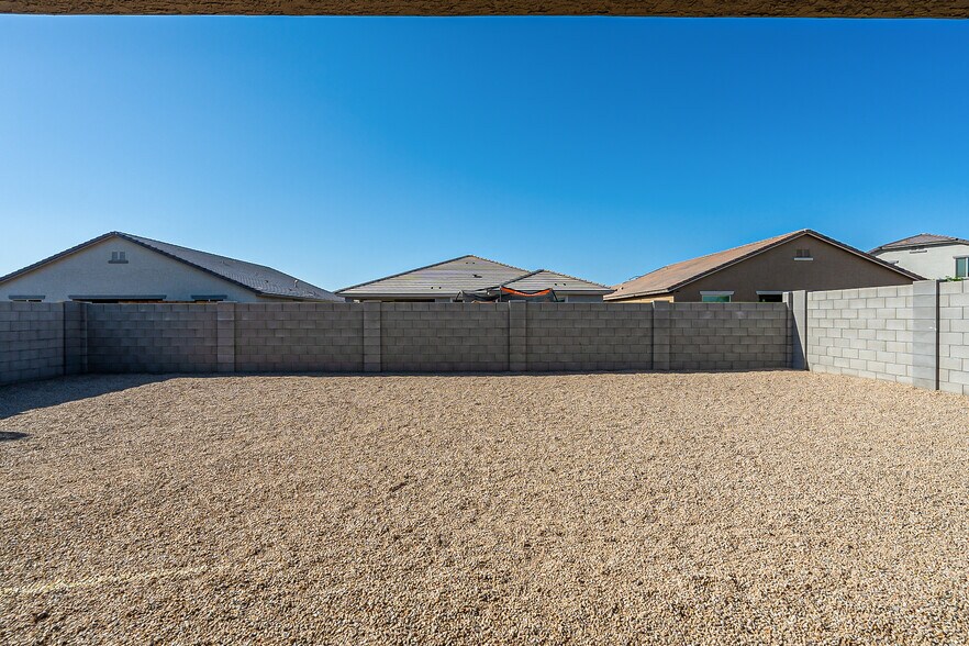 Building Photo - 15877 W Mauna Loa Ln