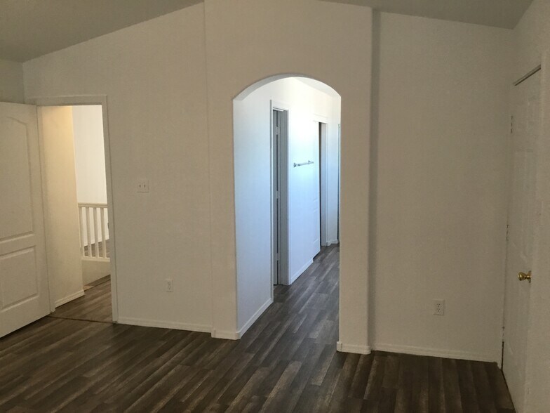 Building Photo - 3833 Oasis Springs Rd NE